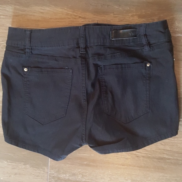 Shorts - Picture 2 of 2